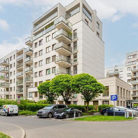City Apartment With Parking Near Metro Mlociny By Noclegi Renters 바르샤바 외부 사진