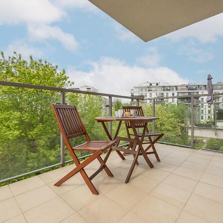 City Apartment With Parking Near Metro Mlociny By Noclegi Renters 바르샤바 외부 사진