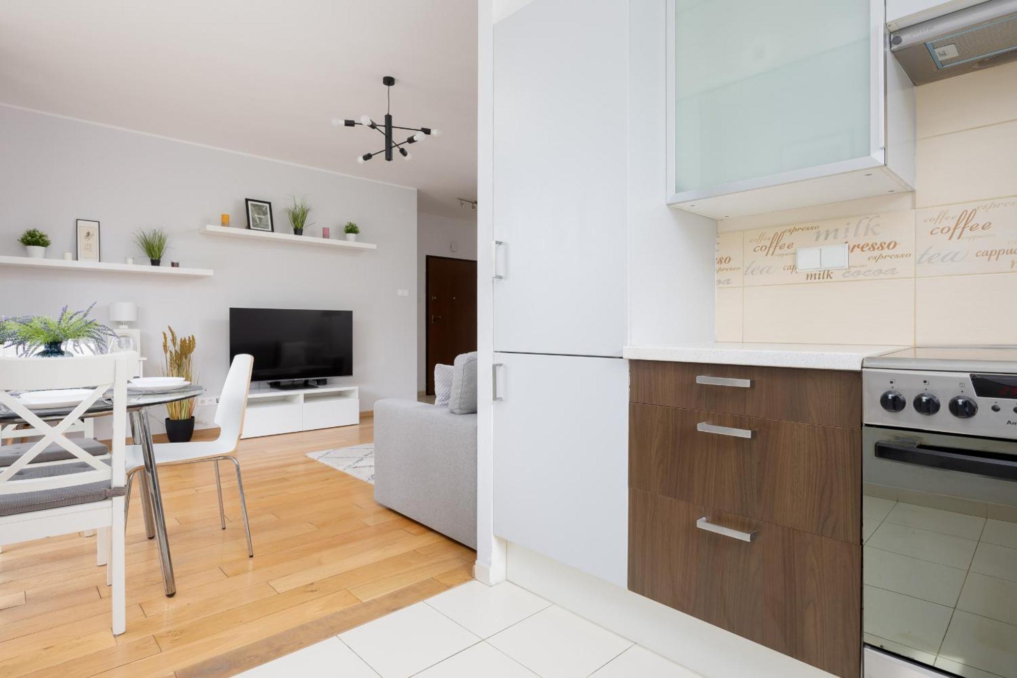 City Apartment With Parking Near Metro Mlociny By Noclegi Renters 바르샤바 외부 사진