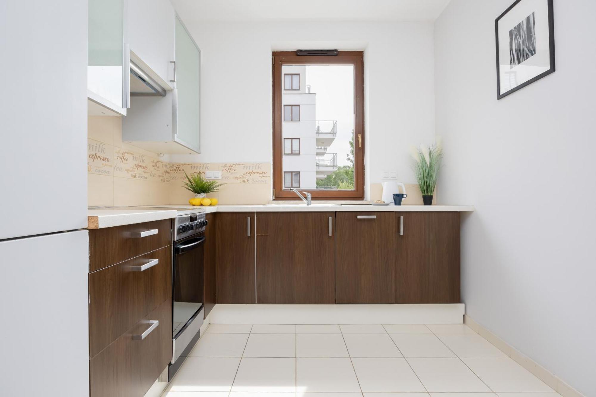 City Apartment With Parking Near Metro Mlociny By Noclegi Renters 바르샤바 외부 사진