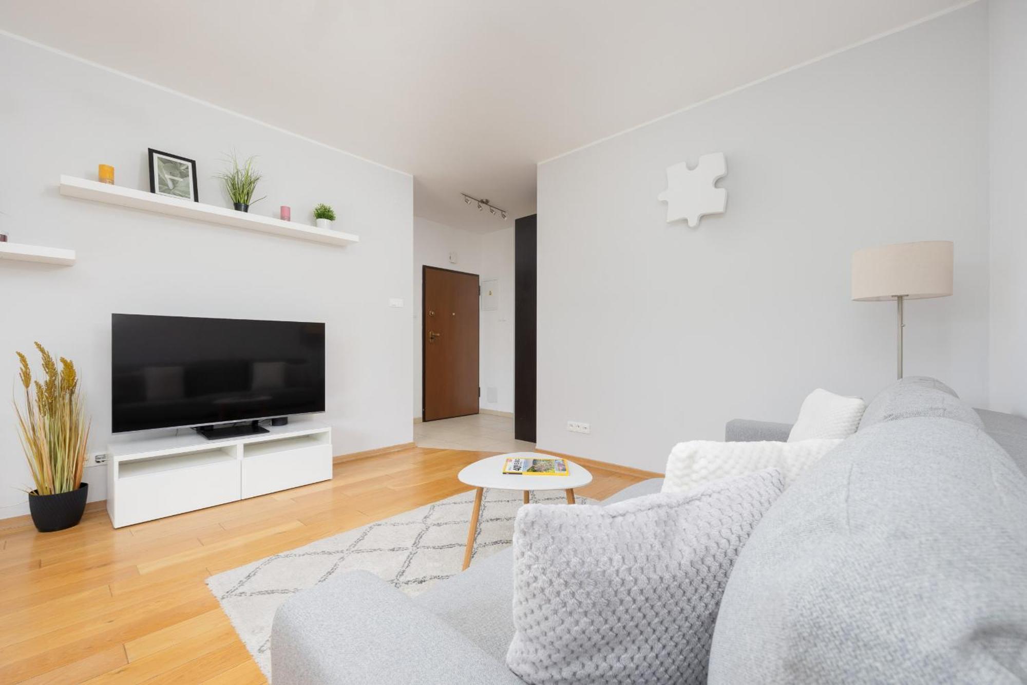 City Apartment With Parking Near Metro Mlociny By Noclegi Renters 바르샤바 외부 사진