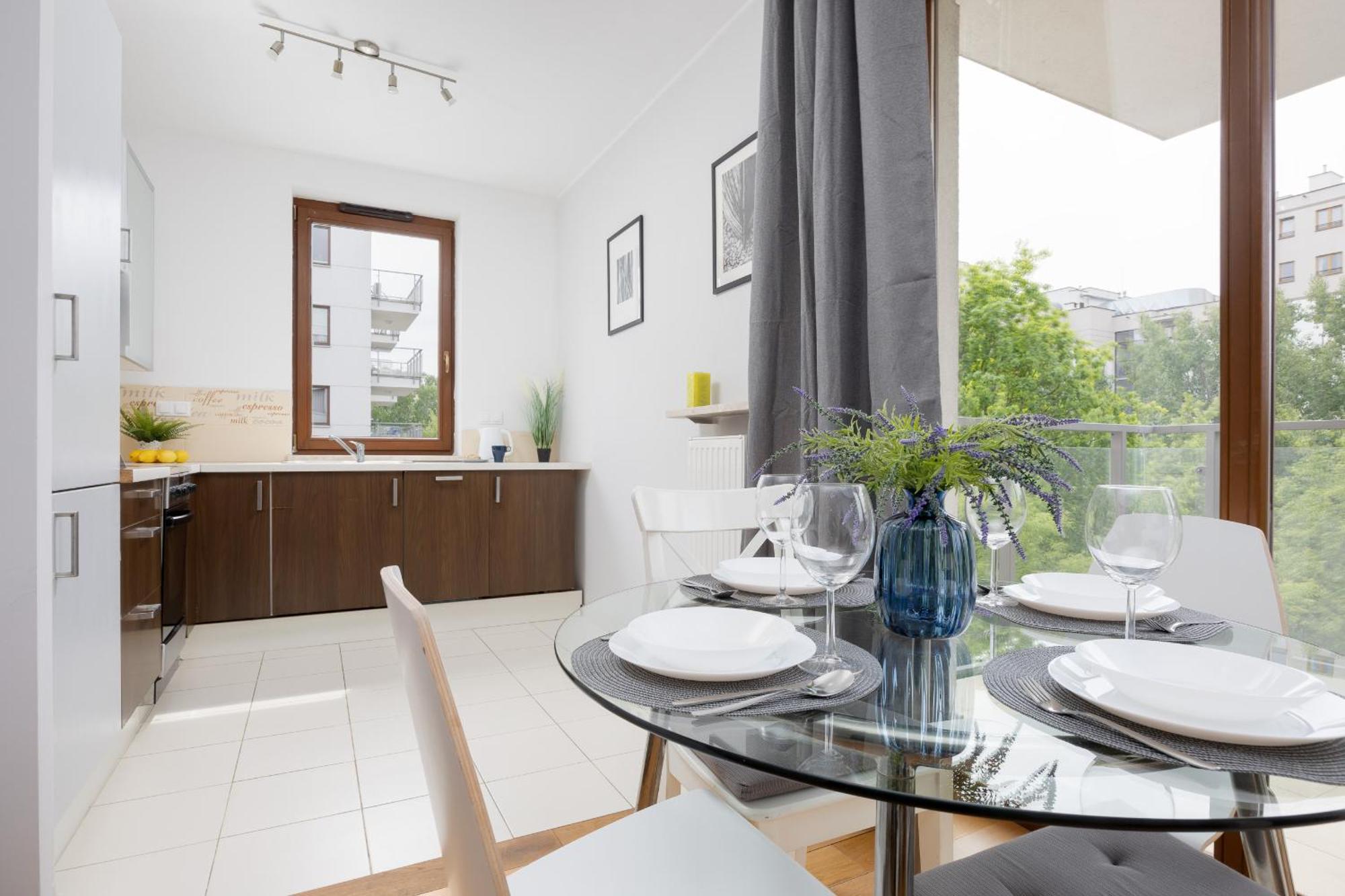 City Apartment With Parking Near Metro Mlociny By Noclegi Renters 바르샤바 외부 사진