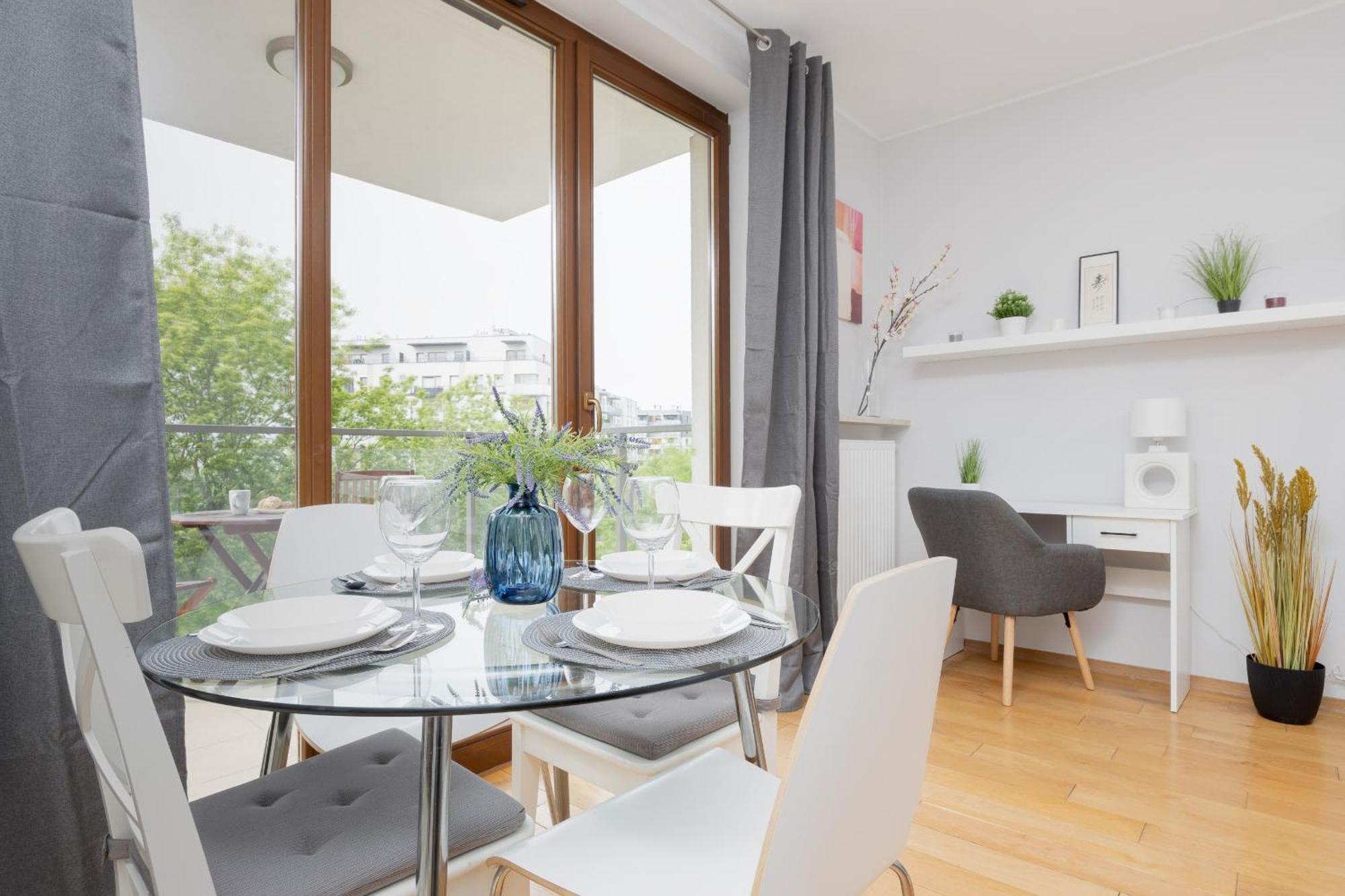 City Apartment With Parking Near Metro Mlociny By Noclegi Renters 바르샤바 외부 사진
